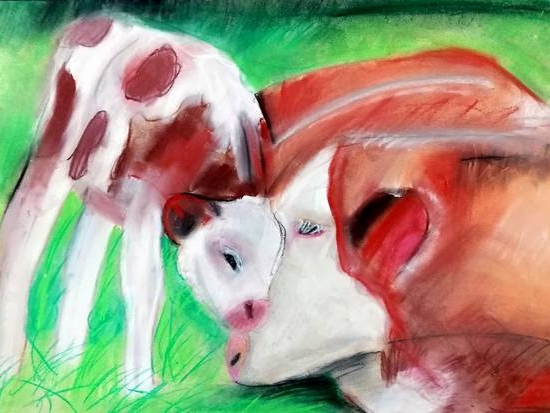 Praca plastyczna prezentująca dwie krowy na zielonej trawie.
