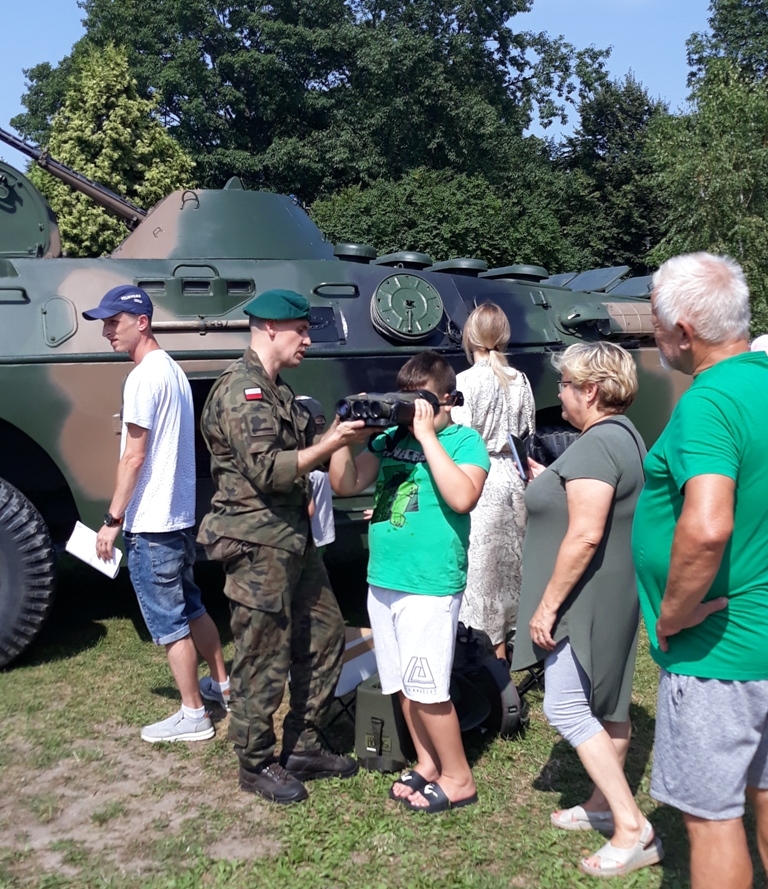 pokaz sprzętu wojskowego