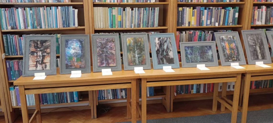 Obrazy przeznaczone na licytację.