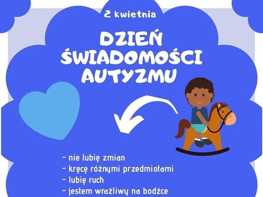 grafika dziecka na koniku bujanym oraz wypunktowane objawy autyzmu