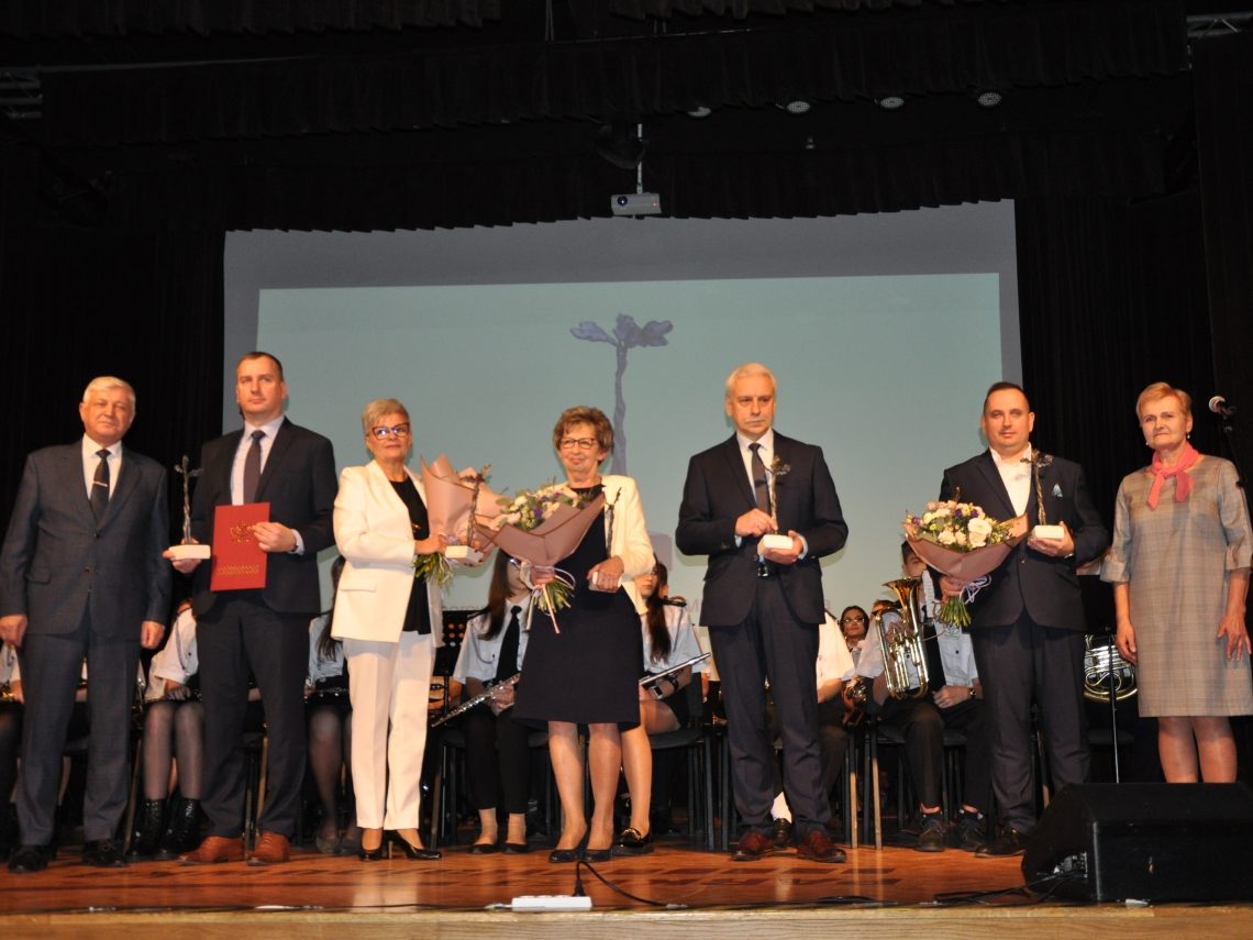 Zdjęcie grupowe laureatów nagrody.