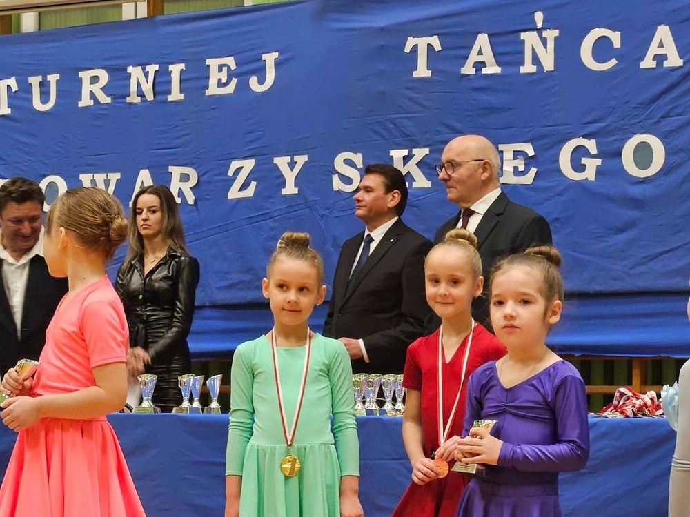 dzieci z Sekcji Tańca Towarzyskiego HDK