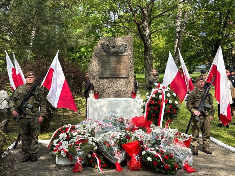 Zdjęcie przedstawiające obchody święta 3 Maja.