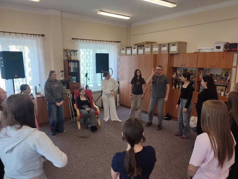 Uczestnicy warsztatów teatralnych.