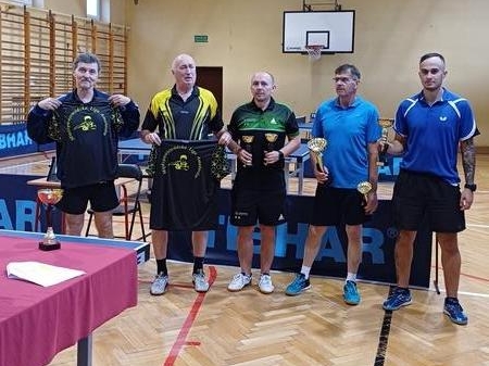 Zdjęcie grupowe z organizotorem