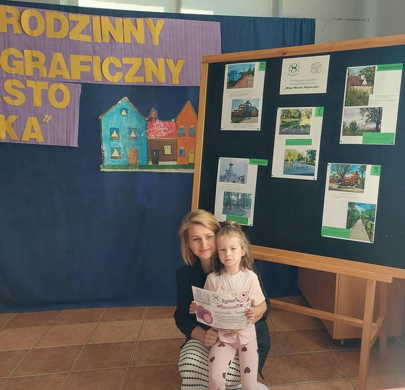 dziecko z opiekunem