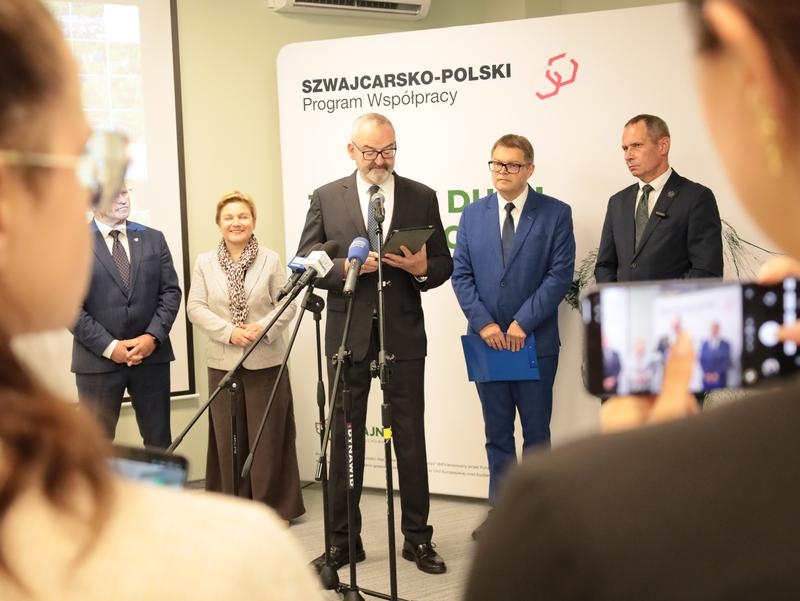 Przy głosie Ambasador Szwajcarii w Polsce Fabrice Filliez