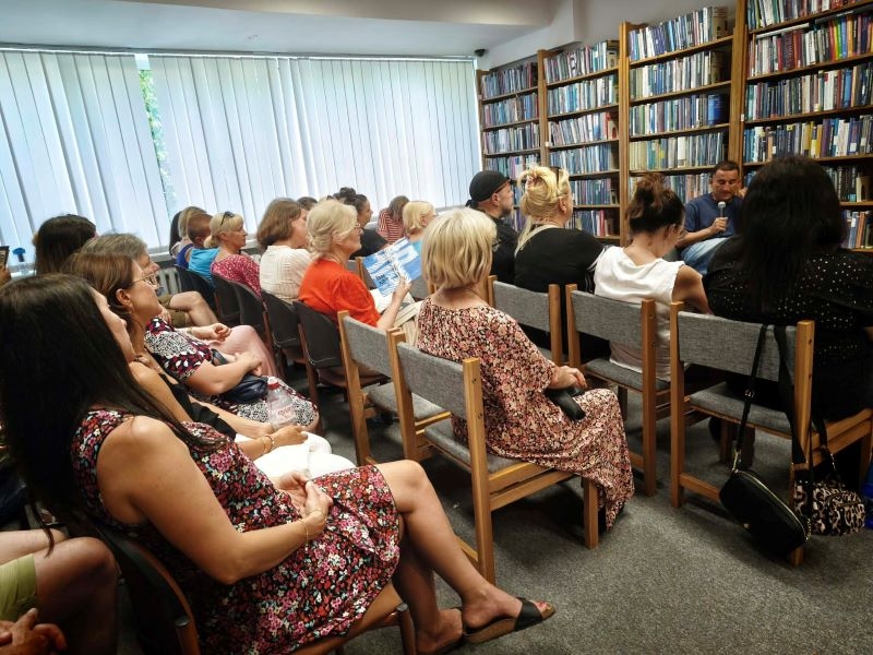 Michał Koterski gościem Miejskiej Biblioteki Publicznej w Hajnówce
