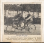 Skan czarno-białego zdjęcia z Gazety Białostockiej z 1972 roku. Na zdjęciu są dwaj młodzi mężczyźni siedzący na dwuosobowym rowerze-tandemie