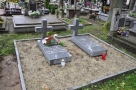 Dwa groby żołniży poległych podczas II Wojny Światowej