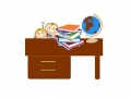 Grafika - zza biurka wyglądają dzieci. Na biurku leża książki i stoi globus