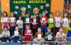 Dzieci podczas zajęc z okazji Międzynarodowego Dnia praw Dziecka.