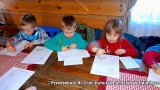 Dzieci piszą listy do Św. Mikołaja