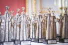 srebrne statuetki 