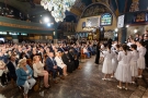 publiczność oraz występujący chór