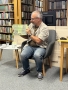autor albumu podczas wypowiedzi