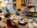 wspólne wykonywanie ozdób