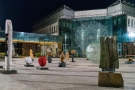 rzeźby ustawione na placu uniwersutetu białostockiego