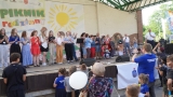zespół muzyczny występujący na scenie Amfiteatru podczas Pikniku Rodzinnego