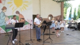 zespół muzyczny występujący na scenie Amfiteatru podczas Pikniku Rodzinnego