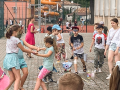zabawy na placu szkolnym