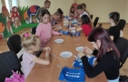 Uczestnicy zajęć plastycznych