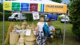 stoisko z warsztatmi plecionki ze słomy