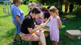 dzieci biorące udział w zabawach na osiedlu Mazury.