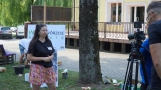 Uczestnicy warsztatów stolarskich.