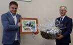 wspólne zdjęcie przedstawicieli samorządów