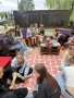 młodzież uczestnicząca w grach planszowych 