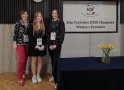 Pani Alina Plis, Karolina Ostapkowicz i Magda Skiepko pozują do wspólnego zdjęcia