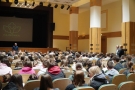 młodzież biorącą udział w pokazie filmu „Nasza pamięć”.
