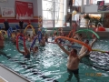 uczestnicy imprezy w wodzie