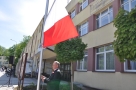 moment wciągania flagi państwowej