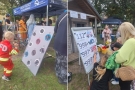atrakcje dostępne na pikniku i korzystającą z nich społeczność przedszkolną