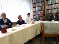 mieszkańcy na spotkaniu w bibliotece