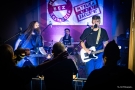 zespół muzyczny na scenie