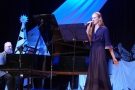 Na scenie Anna Bielawska, przy fortepianie Dawid Sulej - Rudnicki