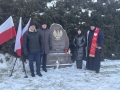 zdjęcie grupowe władz przy pomniku
