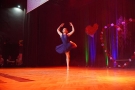  tancerka Tańca Współczesnego występująca na scenie HDK