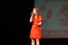 Na zdjęciach widać artystów z Hajnowskiego Domu  Kultury ze Studia Piosenki Estradowej.